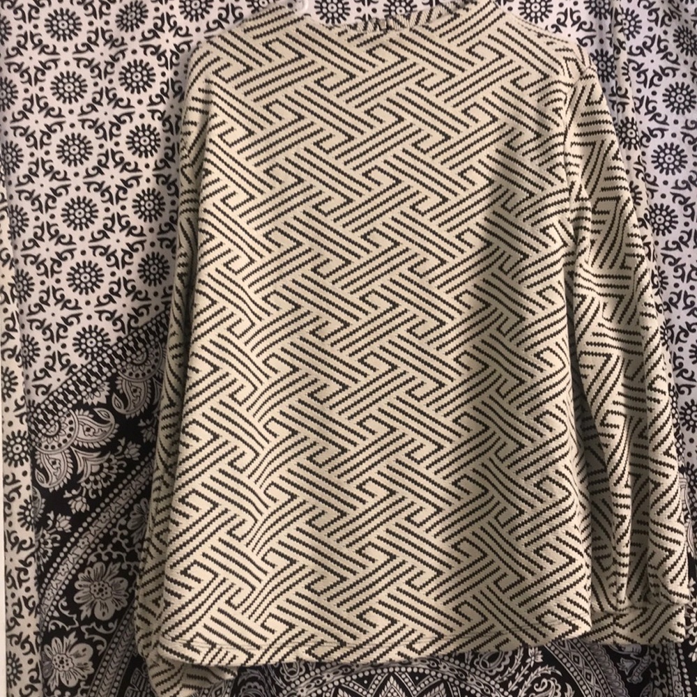 Puff sleeve shirt